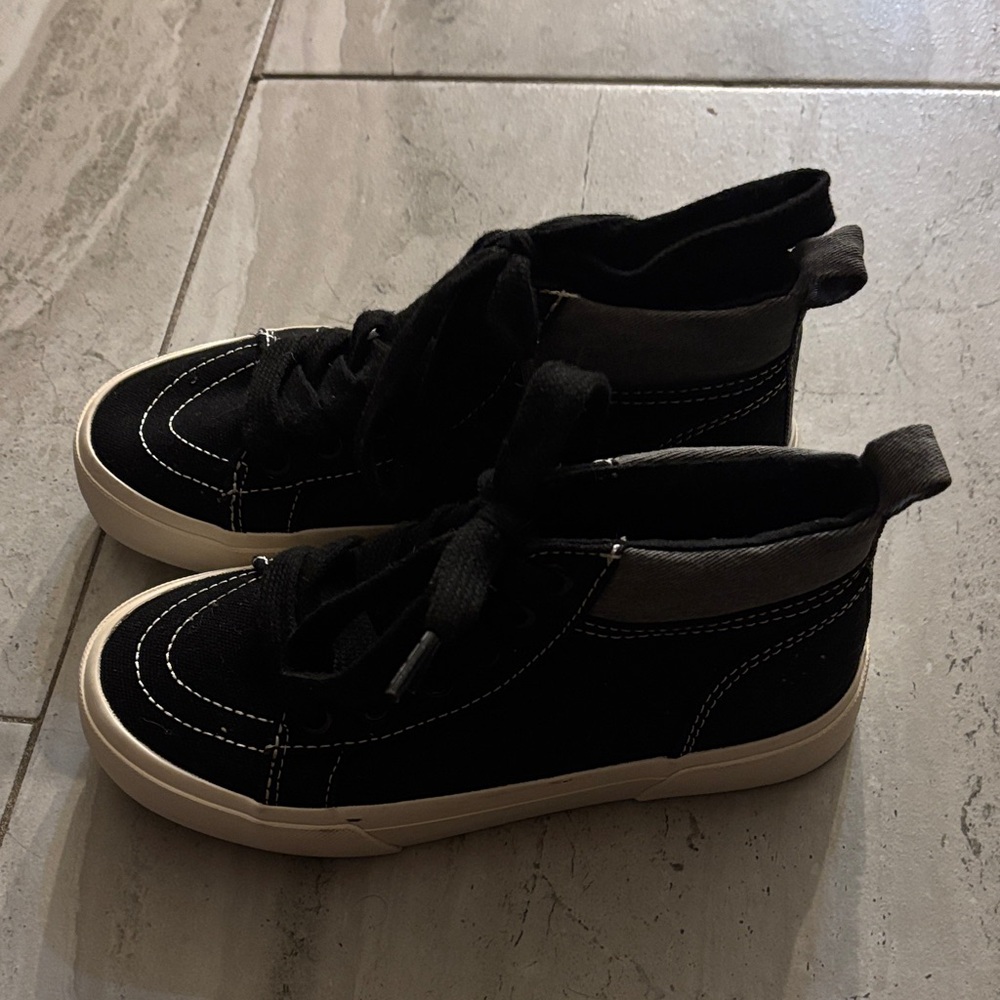 Old Navy Black and White Kids Sneakers